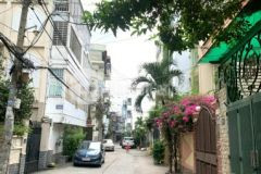 Nhà đẹp ở ngay giáp lê quang định vài bước nhỏ ra mặt tiền 3 phòng ngủ tặng nội thất chỉ nhỉ