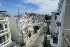 Ô tô ngủ trong nhà đào tông nguyên nhà bè 4 tầng 72m2 8.0 tỷ.