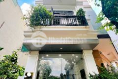 Mt khu ẩm thực q6 5 tầng thang