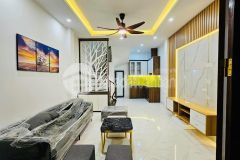 Bán nhà giáp bát hoàng mai gần đường giải phóng, ôtô đỗ gần, nhà mới 5 tầng nhỉnh 4 tỷ.