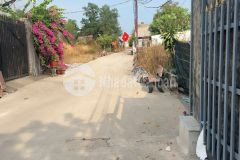Nhà 5.522m 1 2pn, sân betong 6m thông, dân đông, điện nước riêng giá 920 triệu, giữ bn gốc. bh