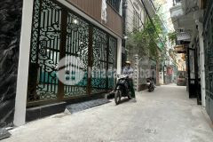 Trung tâm cầu giấy toà nhà 7 tầng 16 phòng 70m2 doanh thu 100tr tháng pccc đầy đủ ngõ 3m