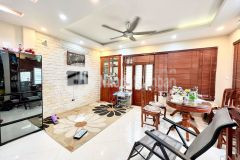 Bán nhà mặt ngõ lò đúc 51m2, 4 tầng. oto, kinh doanh 5.8 tỷ