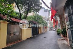 Nhà phân lô quân đội phố phùng chí kiên 44m2, 3t, mt5.1m vị trí đẹp 2 thoáng giá hơn 9 tỷ