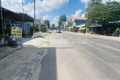 Bán lô đất mặt tiền mạc đỉnh chi ngay trung tâm thị trấn.cam kết lợi nhuận 101 năm.