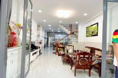 Bán nhà 2 lầu gần đường tạ quang bửu phường 2 quận 8