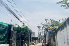 Ngộp bán gấp lô đất sổ riêng, full thổ, dt 65m2, đường betong 5m thông buôn bán tốt, giá 950 triệu