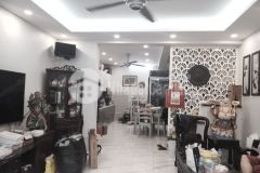 Nha đep ngoc thuy, sat phô đương oto thông, kinh doanh sâm uât