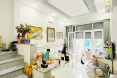 Hiếm quận 10, 3 tầng, 48m2, 5pn,nguyễn tri phương,ở ngay cho thuê,5.6 tỷ