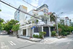 Vi trí cực đẹp căn góc 2 lầu sân thượng mặt tiền đường số tân quy q7