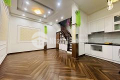 100trm có nhà đẹp 2 thoáng ô tô tránh ngọc thụy gần mipec