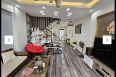 Bán nhà đẹp phố bồ đề, dt 42m2 x 5t, mt 4,3 m, 5 tỷ, lh 0984417892.