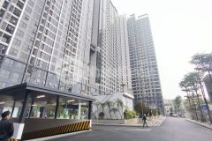 Cho thuê mặt bằng kinh doanh đẹp, dt 130m2 tại chân đế chung cư mipec xuân thủy cầu giấy, hà nội.