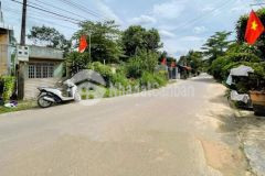 Tôi chính chủ bán lô đất chợ việt kiều 142m2 giá chỉ 520tr gọi ngay