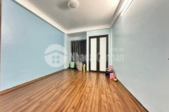 Bán nhà lĩnh nam 5 tầng long lanh ở ngay cách phố 20m hoàng mai