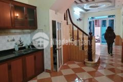 Hiếm. bán nhà đường kim giang, thanh xuân. 33m2 x 5 tầng. 6 phòng ngủ. gần ô tô. hơn 4 tỷ.