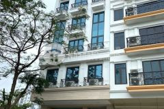 Ban gâp toa văn phong 8 tâng phô trân thai tông. dt 145m2. hiện đang cho thuê 155trth. gia