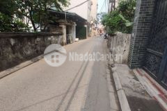 Nhà ngoc thuy, măt tiên rông ngõ thông gần đường 30m ô tô tranh, vào nhà kinh đoanh