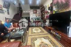 Bán nhà tam trinh yên duyên 5 tầng phân lô x2b nhiều ô tô tránh dừng đỗ kinh doanh hoàng mai