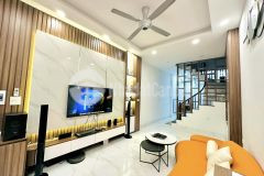 Bán nhà 5 tầng hoàng mai gần phố mai động, ô tô đỗ cửa, nhà đẹp ở ngay.