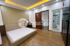 Giáp nhị nhà mới 50m ra mặt sông sét 40m 5 tầngngõ thông tứ phía mặt tiền kinh doanh ô tô đỗ cửa