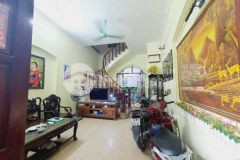 Cực hiếm tại q.cầu giấy ô tô đỗ gần vị trí đẹp vài bước chân ra mặt phố nhà cực thoáng