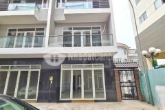 Cho thuê nhà 3 lầu mặt tiền đường nhựa 10m lê thị chợ, quận 7