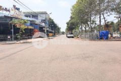 Bán lỗ lô đất 308m2 đối diện khu công nghiệp sát bên siêu thị coopmart 639 triệu