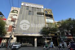 Bán đất mặt phố võ chí công, 110m2, mt 20m, 47 tỷ