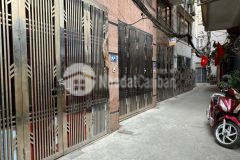 Nhà đẹp hai thoáng 5 tầng trước nhà gần 3m ô tô tránh 50m