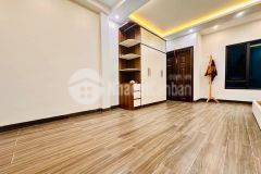 Nhà mới tinh lô góc gần phố nhiều tiện ích xung quanh.