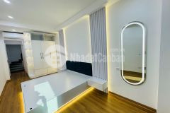 Bán nhà ngõ 318 đê la thành 40m 4 tầng nhỉnh 4 tỷ