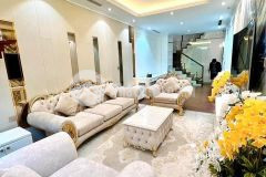 Bán nhà 5 tầng phố huỳnh thúc kháng đống đa rất gần mặt phố, đường ôtô thông, kinh doanh.