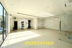 Mặt bằng đỗ bá ngang gần 10m nằm dứoi toà căn hộ