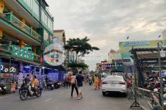 Rất gấp bán nhà 4 lầu hẻm 679 quang trung 72m2 kd buôn bán ngay chợ htt 10.5 tỷ.