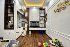 Bán nhà mặt ngõ chùa bộc mặt tiền rộng 4.6m, diện tích 37m² x 6 tầng, nhà mới đẹp có thang máy