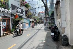 Bán nhà 1 trệt 4 lầu dt 50m2 giá 7tỷ990 đường nguyễn văn đậu phú nhuận