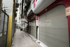 Vị trí đẹp ô tô 4 chỗ lùi cửa 20m ra ô tô tránh