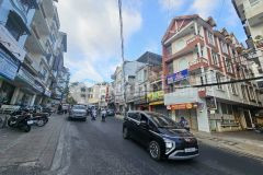 Khách sạn 5 tầng hoàn công mặt tiền đường chính hai bà trưng p6 đà lạt