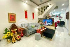 Bán nhà riêng trung kính vỉa hè, ô tô, mt rộng, cho thuê 28tr 67m5t giá 18.5 tỷ