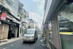 Bán nhà mt đường nguyễn trọng tuyển dt 3,8x17m giá 14,5 tỷ