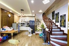 Bán nhà phố cù chính lan, thanh xuân. 50m2 x 5 tầng. mt 5.3m. phân lô. gara ô tô. hơn 14 tỷ.