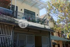 Chính chủ đăng bán căn nhà 1 trệt, 2 lầu sổ full xây dựng tại cổng chính học viện lục quân,