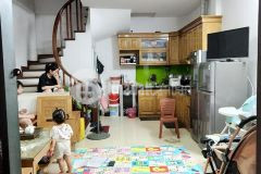 Nhà mới, cách mặt đường trần quốc vượng 200m, cách đường ô 50m