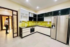 Bán nhà mặt hồ tây lô góc,diện tích 50m2x6 tầng,giá 24 tỷ