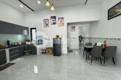 Nhà đẹp gần biển mặt tiền đường dương vân nga vĩnh hải nha trang giá chỉ 4tỷ200