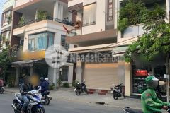 Cho thuê mặt bằng ngang 5,5 m 1wc gần đại học thể dục thể thao