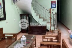 Cho thuê nhà 3 tầng, 3 phòng ngủ giáp siêu thị coopmark, khai quang, vĩnh yên. lh 0986934038