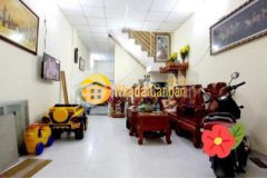 Nhà đẹp mặt tiền, giá hẻm trung tâm quận 3