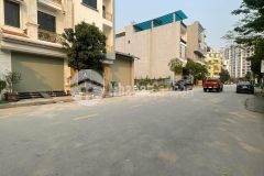 Bên em cần bán mảnh đất 3 tầng mới xây đầy đủ nội thất sẵn tiện về ở ace qt liên hệ đến 0569167777